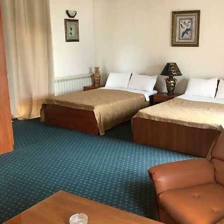 Hotel Vergina Skopje Bagian luar foto
