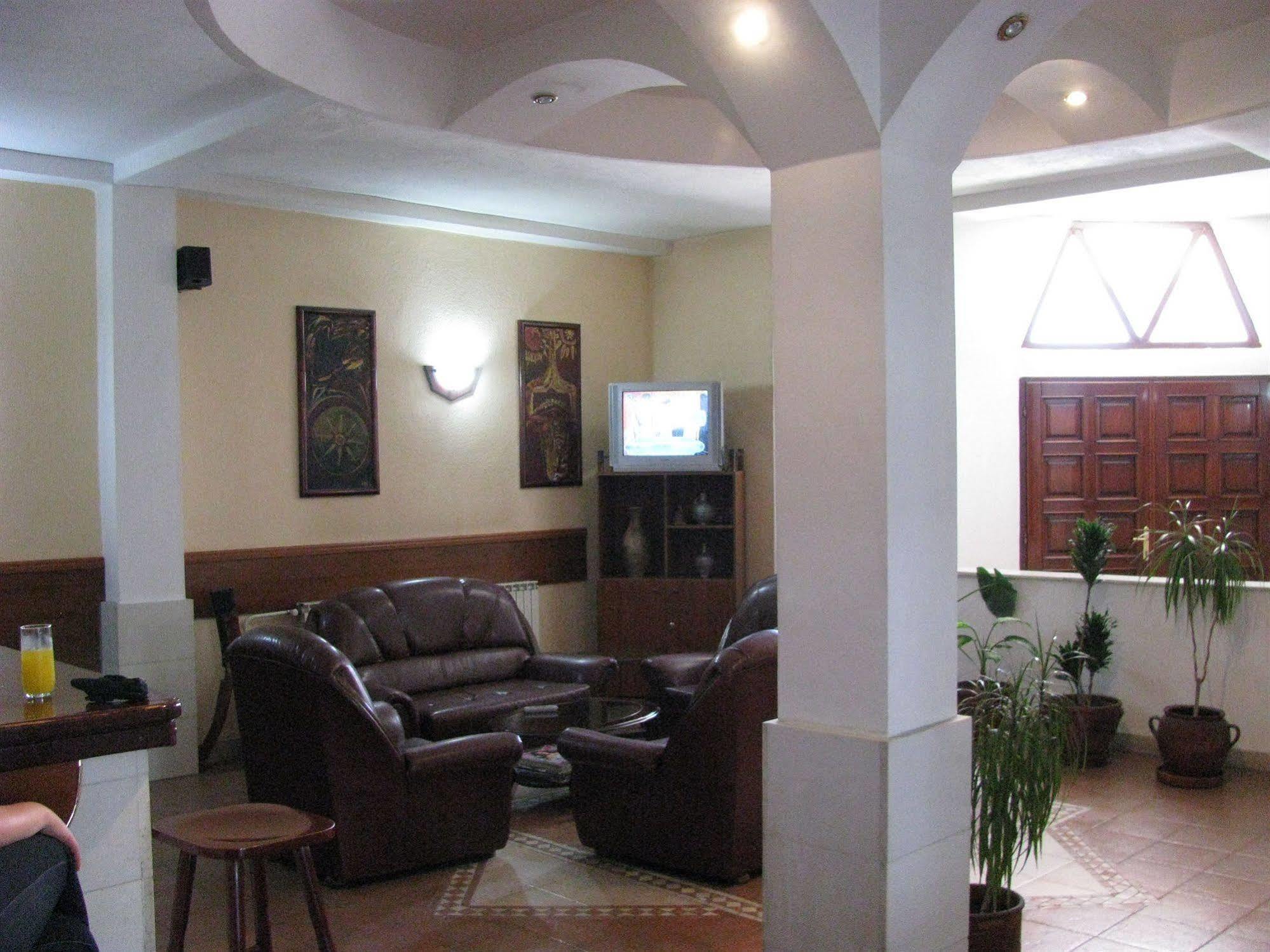 Hotel Vergina Skopje Bagian luar foto