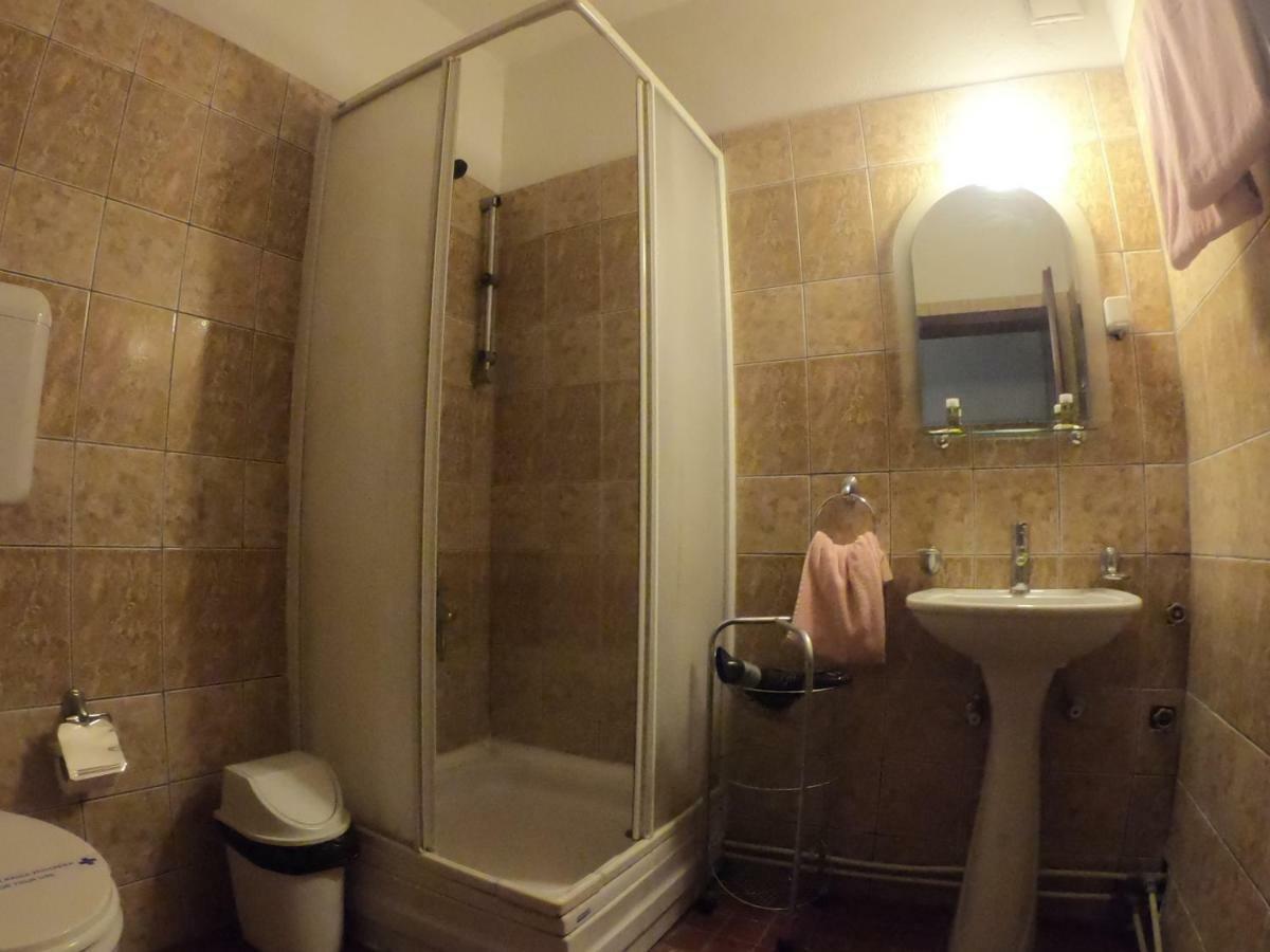 Hotel Vergina Skopje Bagian luar foto