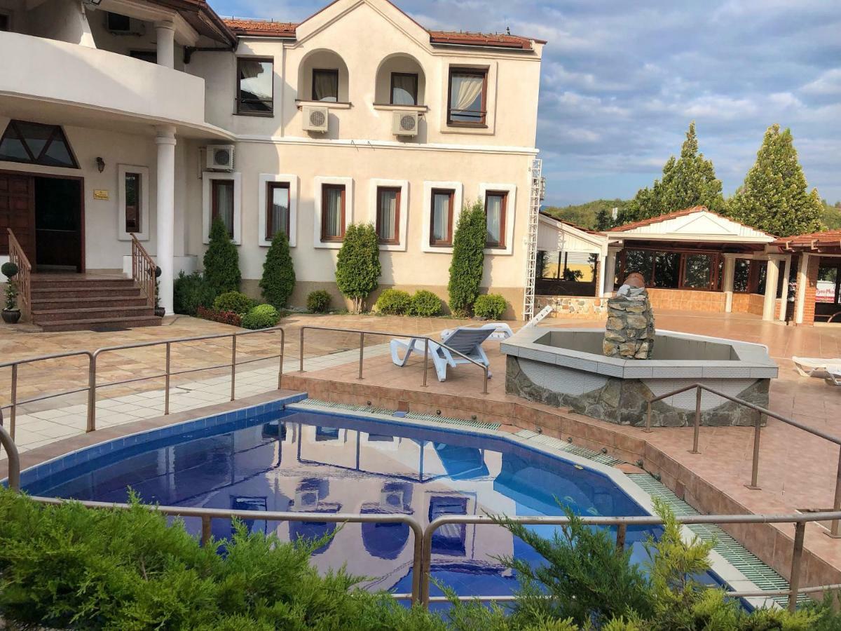 Hotel Vergina Skopje Bagian luar foto